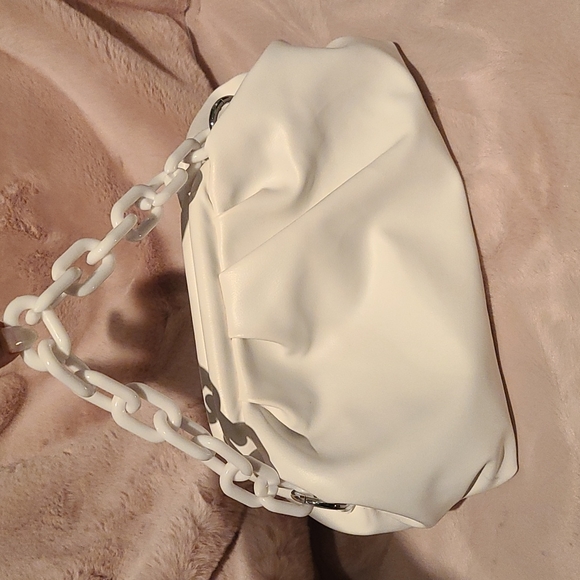 White Vegan purse - Picture 2 of 3